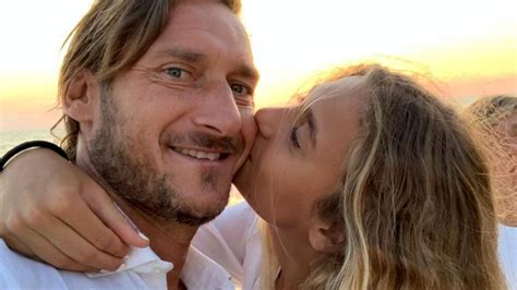 oggi chanel totti mare|chanel totti auguri.